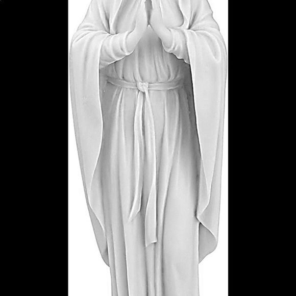Blessed Virgin Mary Statue - Picture 4 of 8